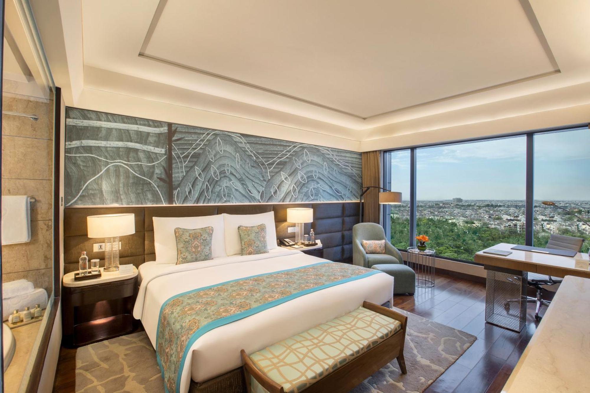 The Leela Ambience Convention Hotel Delhi New Delhi Exterior photo A room at the Taj Mahal Palace