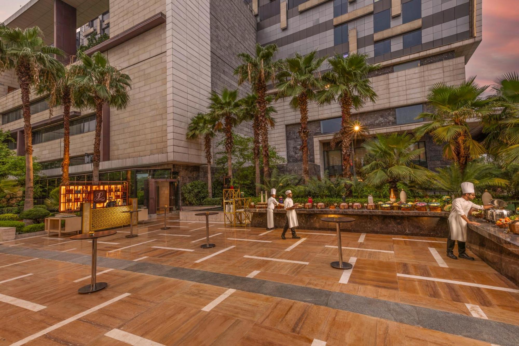 The Leela Ambience Convention Hotel Delhi New Delhi Exterior photo The Park, Hyderabad