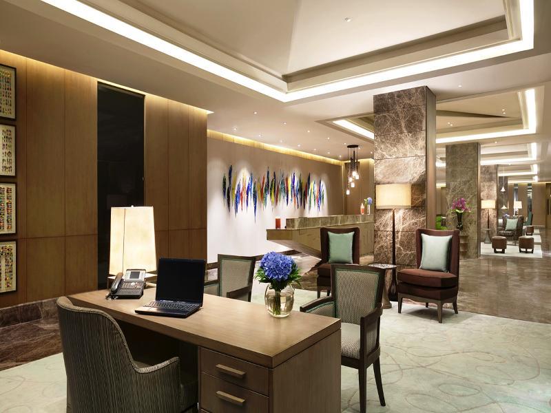 The Leela Ambience Convention Hotel Delhi New Delhi Exterior photo The Business Centre