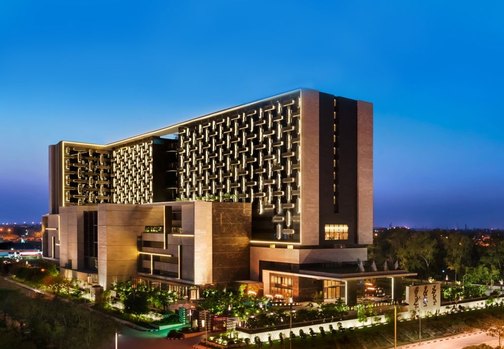 The Leela Ambience Convention Hotel Delhi New Delhi Exterior photo The St. Regis Mumbai