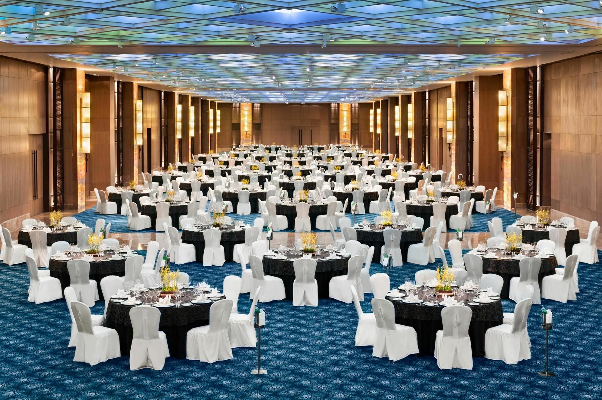 The Leela Ambience Convention Hotel Delhi New Delhi Exterior photo The Grand Ballroom